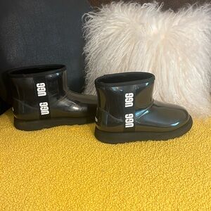 UGG Classic Clear mini boot